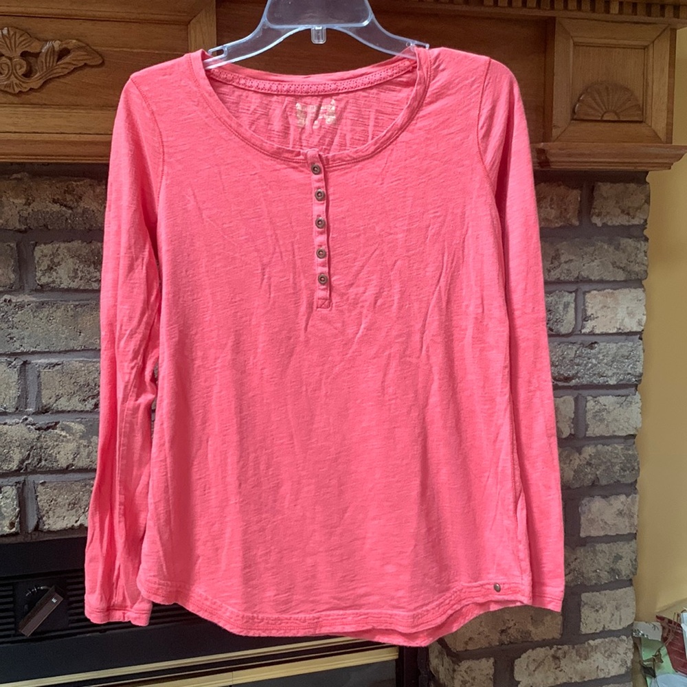 Womens Ruffhewn size medium Henley top coral/salmon colored